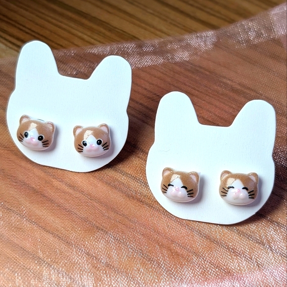 NEW Kitten earrings acrylic BROWN caramel tan stud New HANDMADE cats Teen - Picture 1 of 5